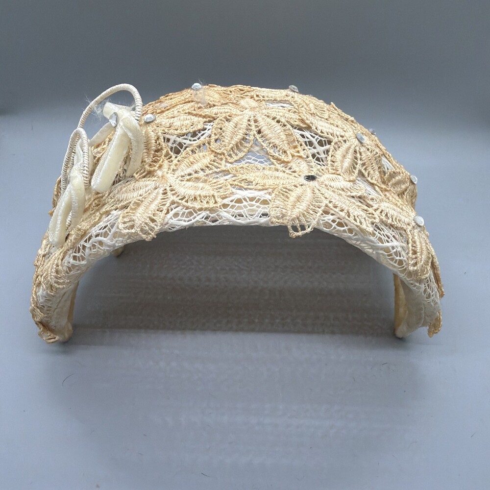 Vintage 1950s Cream Floral Lace Half Hat Sequin Bandeau Fascinator Cocktail Bow